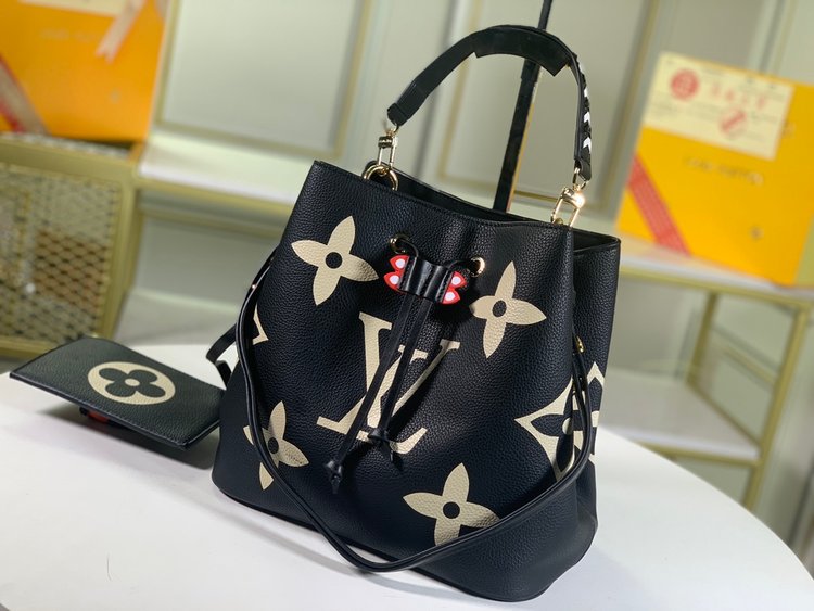 Louis Vuitton （ルイヴィトン） ショルダーバッグ 26x26x17.5 cm-BRAND OFF