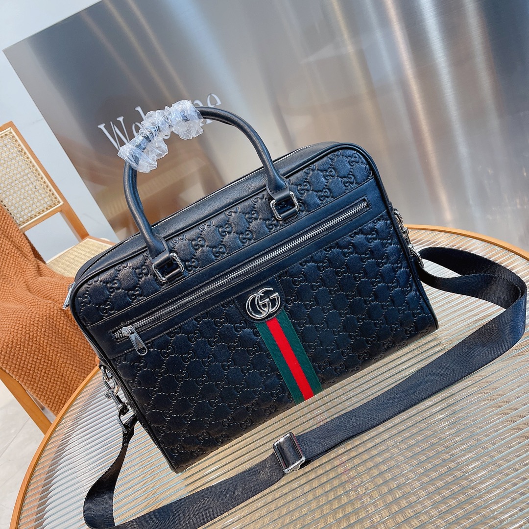 GUCCI(グッチ) ショルダーメッセンジャーバッグ-BRAND OFF