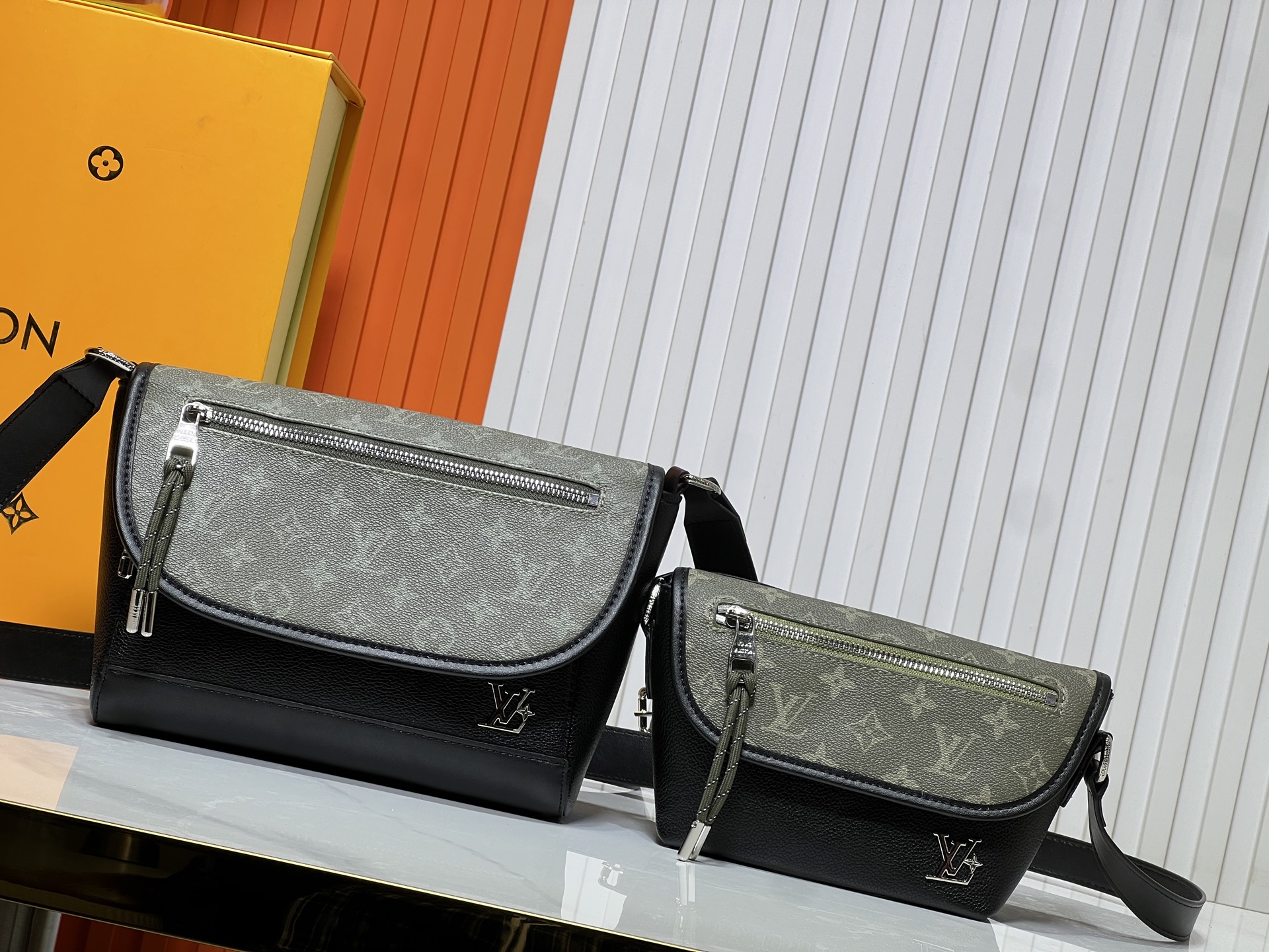 LOUIS VUITTON ルイヴィトン PULSE ショルダーバッグ M12618 M12625-BRAND OFF