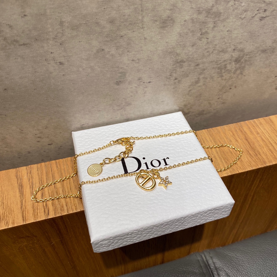 Dior（ディオール）ペンダント ネックレス-BRAND OFF
