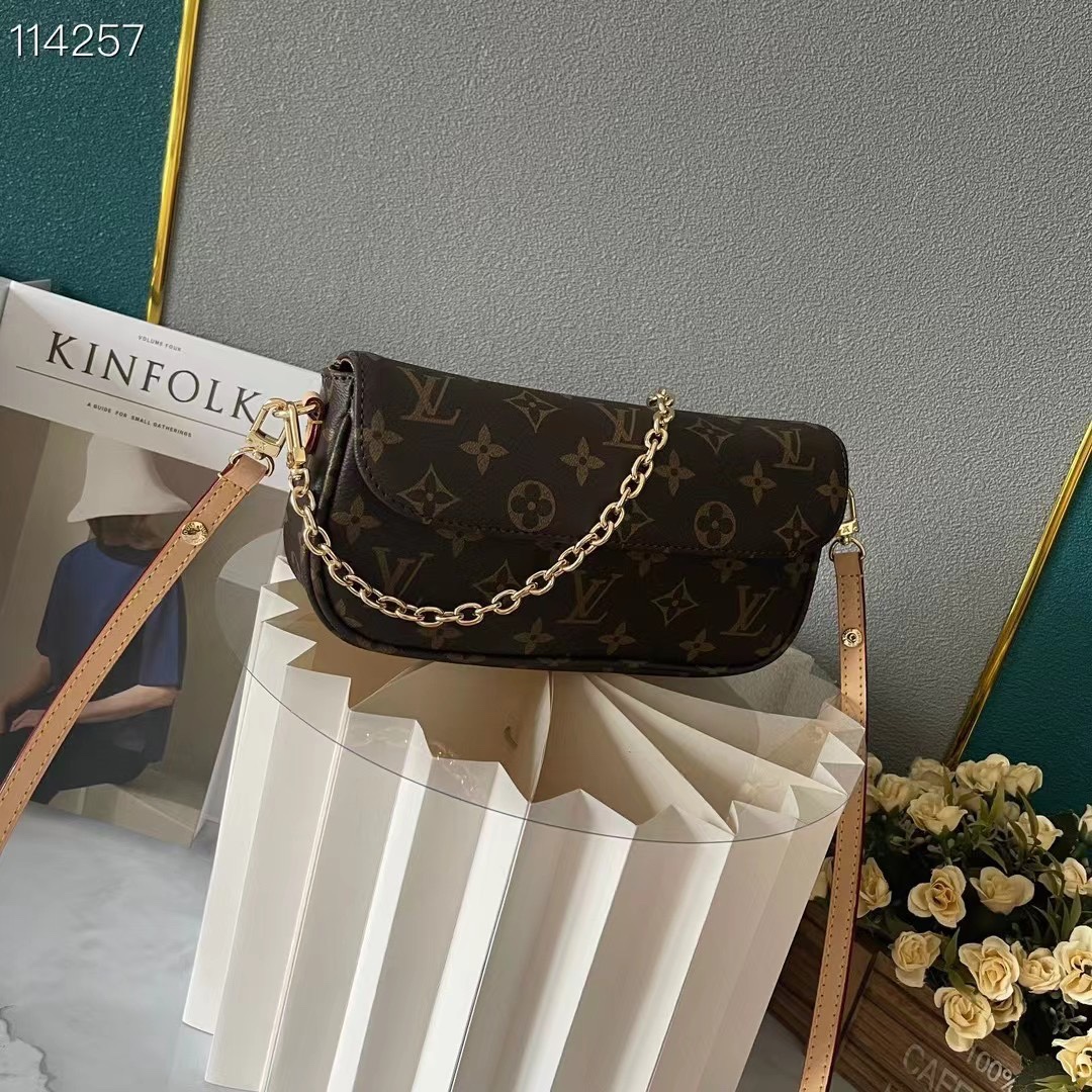 LOUIS VUITTON ルイヴィトン Wallet On Chain Ivy M81992-BRAND OFF