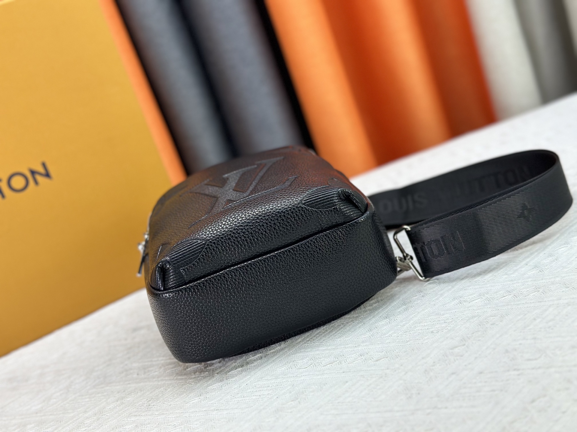 LOUIS VUITTON（ルイヴィトン）LV チェストバッグ M46344-BRAND OFF