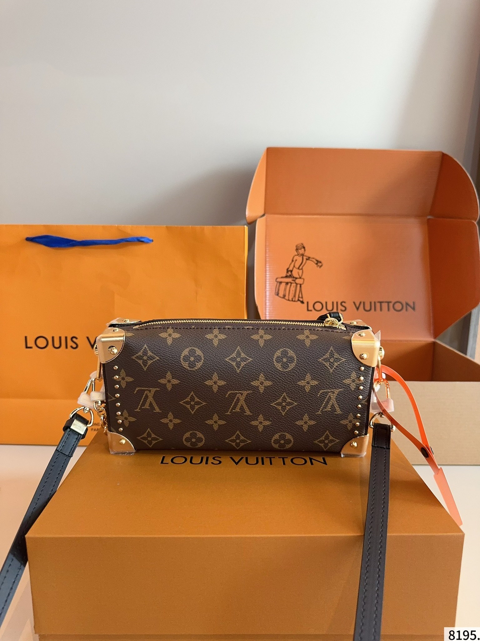 LOUIS VUITTON ルイヴィトン HANDLE SOFT TRDNK CLUTCH ソフトトランク-BRAND OFF