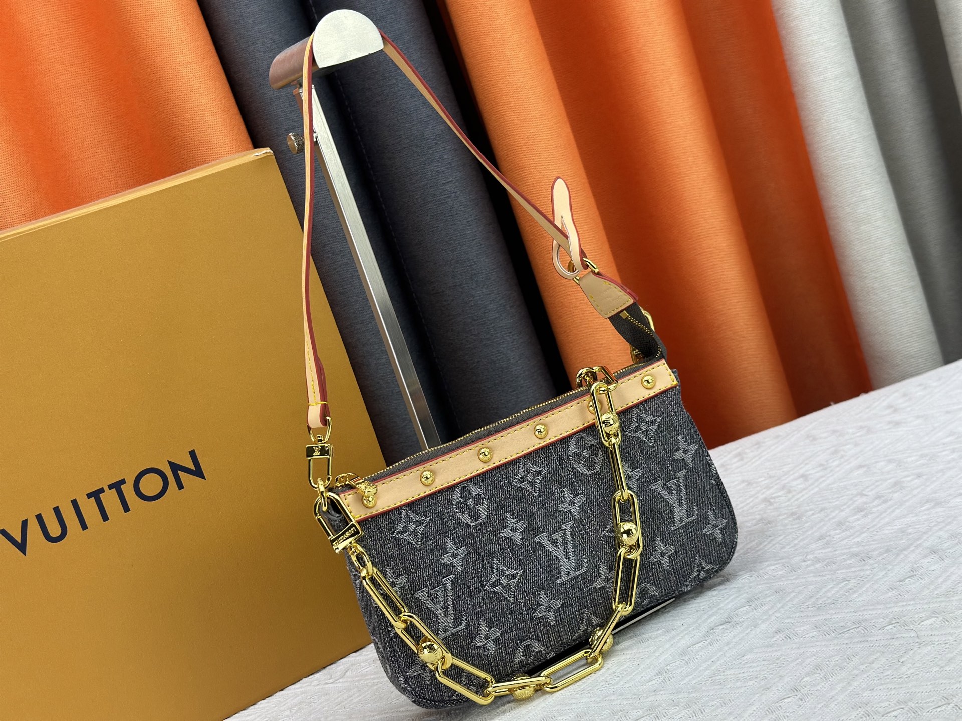 LOUIS VUITTON ルイヴィトン Pochette Accessoires デニムバッグ M13404-BRAND OFF