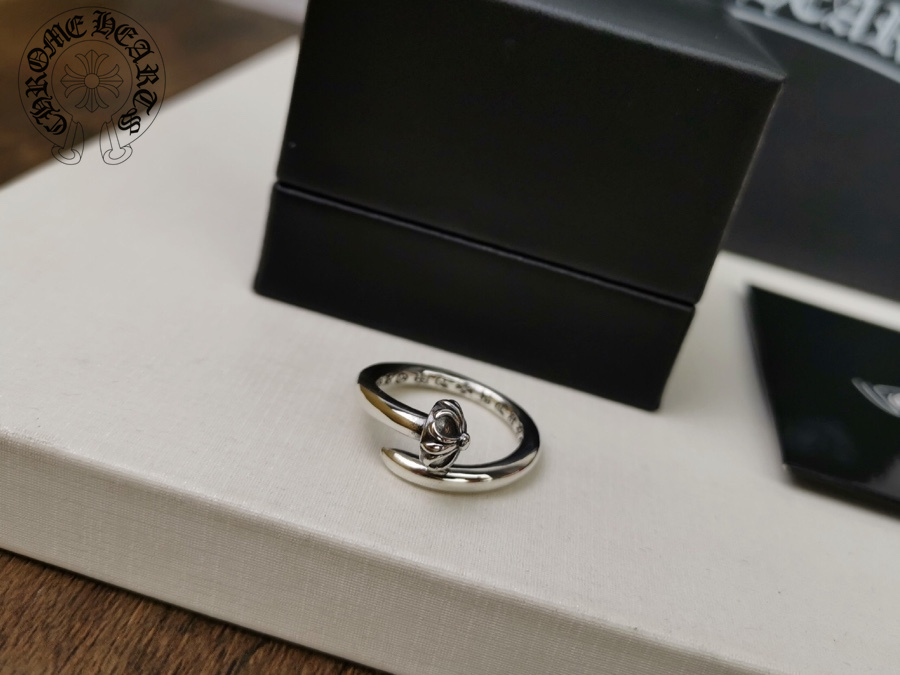 【Chrome Hearts】  男性と女性のためのクロエハートファッションパーソナリティリング-BRAND OFF