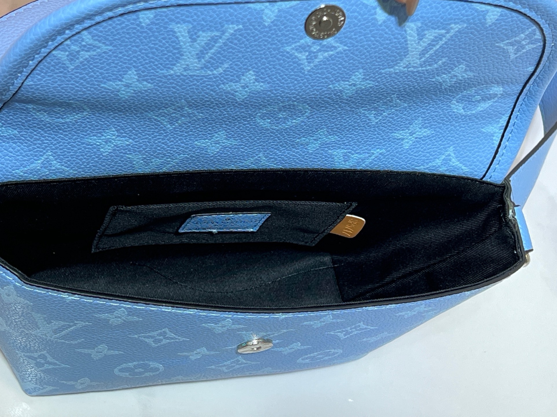 LOUIS VUITTON ルイヴィトン PULSE ショルダーバッグ M14116-BRAND OFF