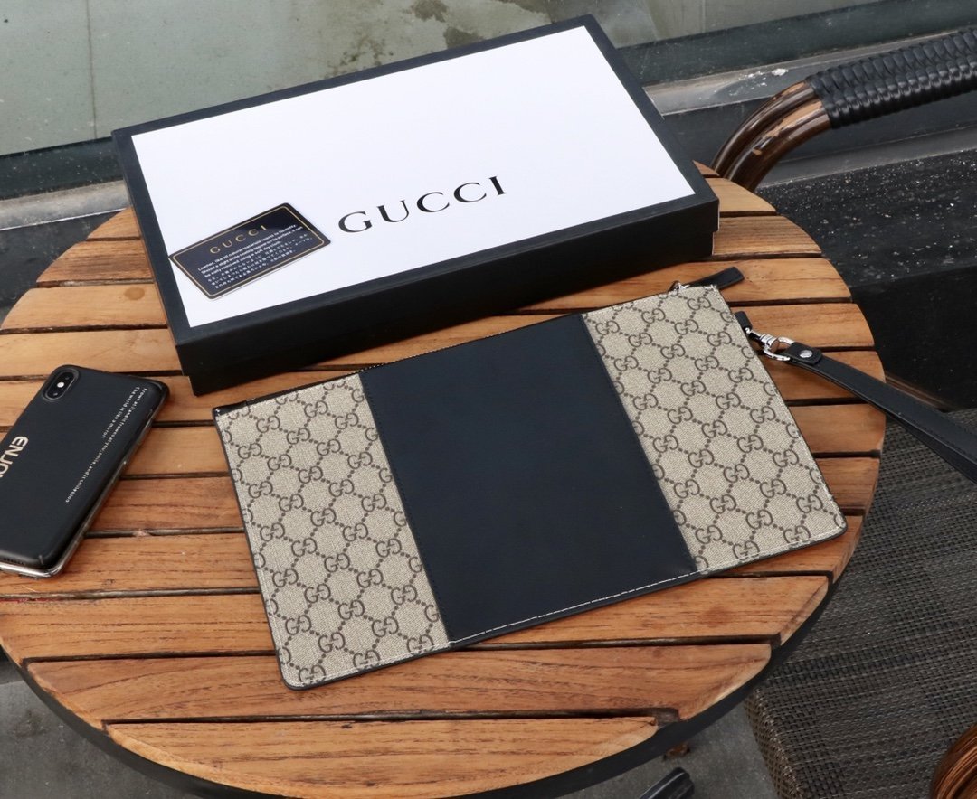 Gucci（グッチ）クラッチバッグ 30.5x21x1.5cm-BRAND OFF