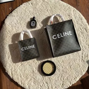 累積売上総額第１位！藤井夏恋さん同項【CELINE】ミニ★バーティカルカバトリオンフスターと同じバッグが欲しい？価格と品質に自信あり！数量限定の特別オファーです。-BRAND OFF