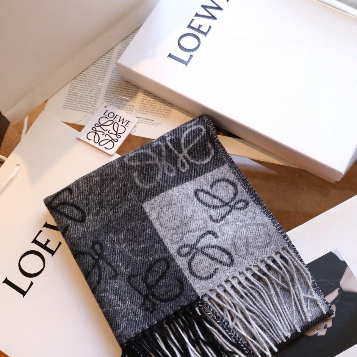 【LOEWE公式旗艦店】ロエベ スカーフ 限定発売 送料無料-BRAND OFF