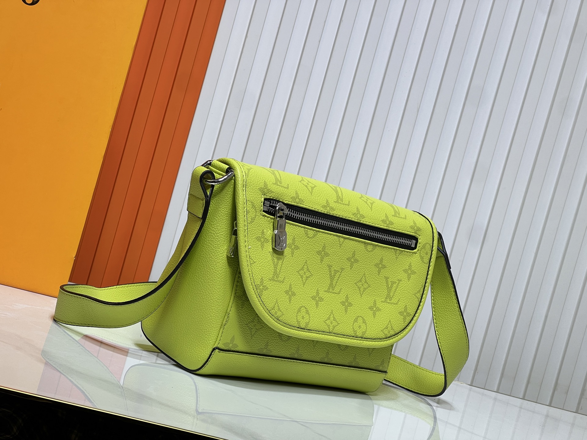 LOUIS VUITTON ルイヴィトン PULSE ショルダーバッグ M14079-BRAND OFF