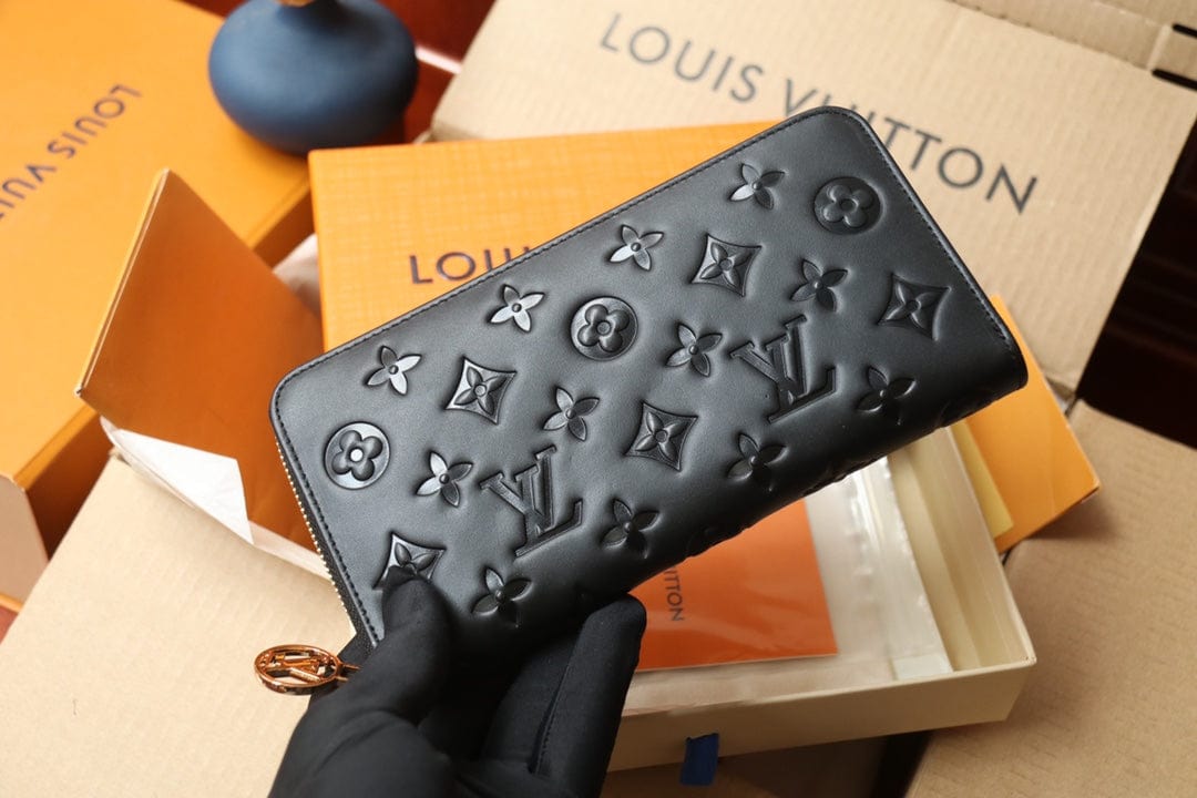 LOUIS VUITTON ラムレザーエンボス ジッピーウォレット M81510-BRAND OFF