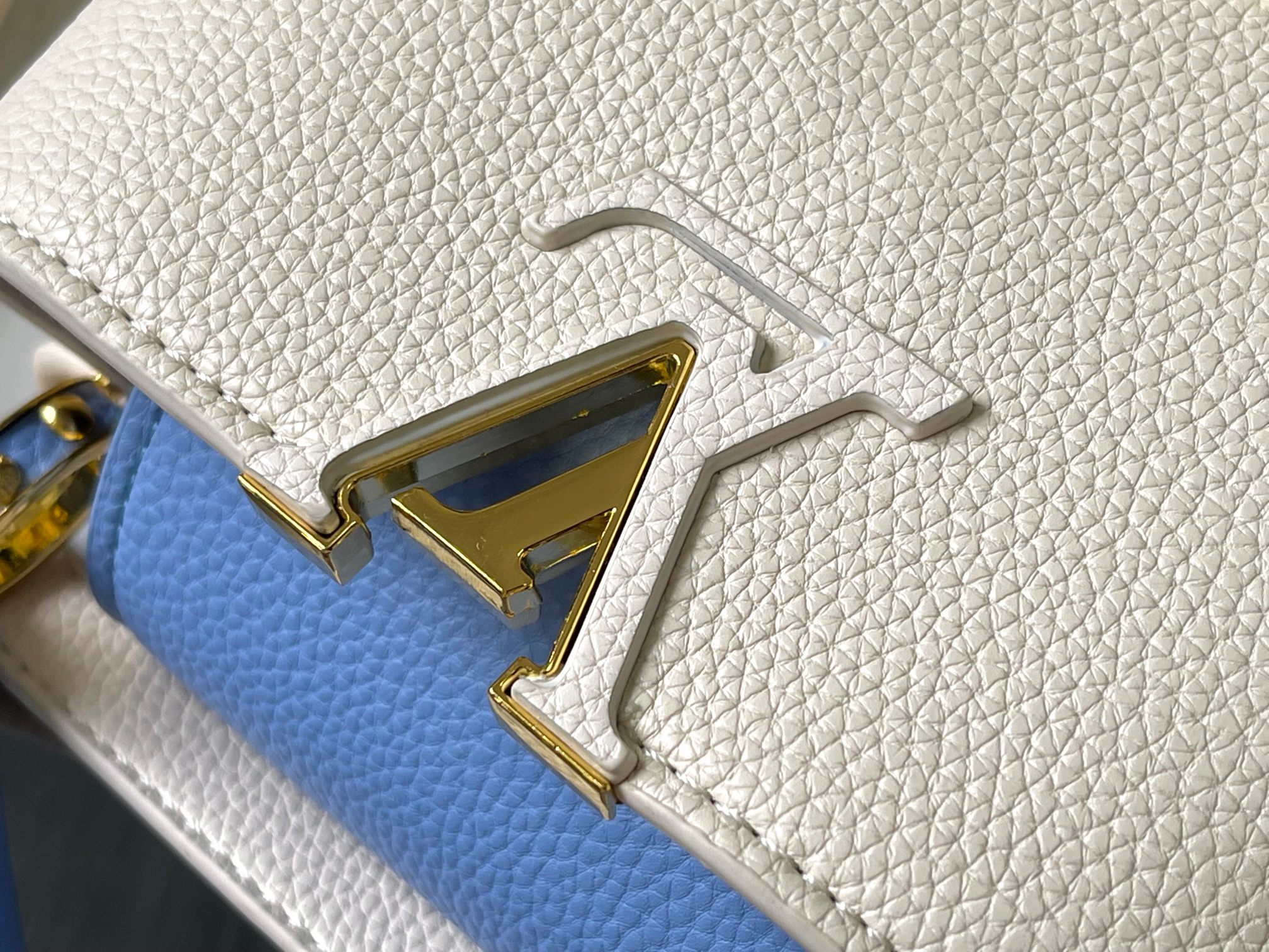 LOUIS VUITTON ルイヴィトン CAPUCINES クロスボディバッグ-BRAND OFF