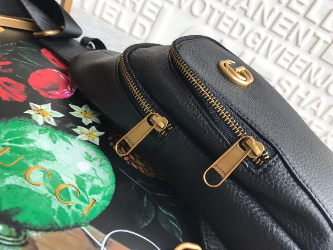 【GUCCI 公式旗艦店】グッチ 胸ポケット 当日出荷 好評に付き再入荷！32*17*4CM-BRAND OFF