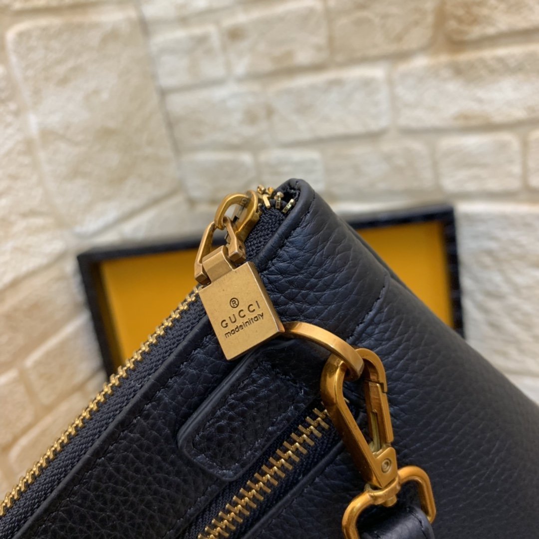 Gucci（グッチ）クラッチバッグ 28x18x3cm-BRAND OFF
