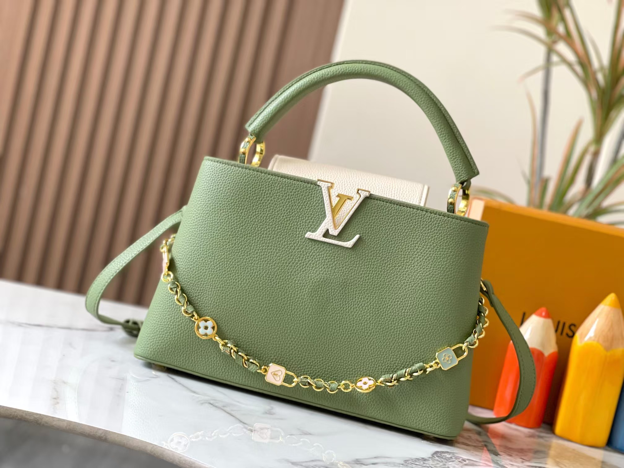 LOUIS VUITTON（ルイ・ヴィトン）★CAPUCINES BB★バッグ★-BRAND OFF