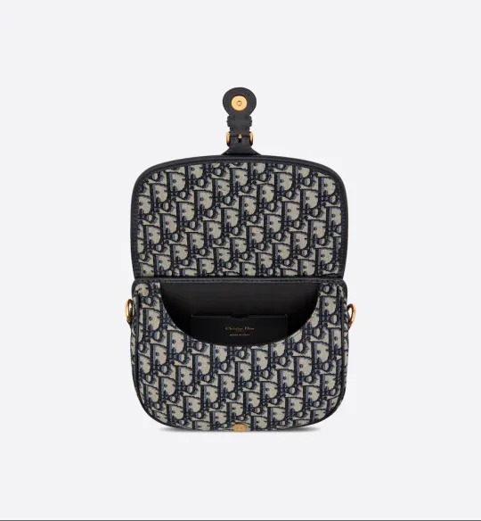 【DIOR】✨今季のトレンド！★矢野未希子さん愛用★日本人気上昇中↑↑↑超難入手！早い者勝ち！DIOR BOBBY ミディアムバッグ-BRAND OFF