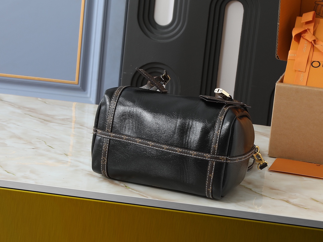 LOUIS VUITTON ルイヴィトン 大人気 ショルダーバッグ M13668 M13667-BRAND OFF