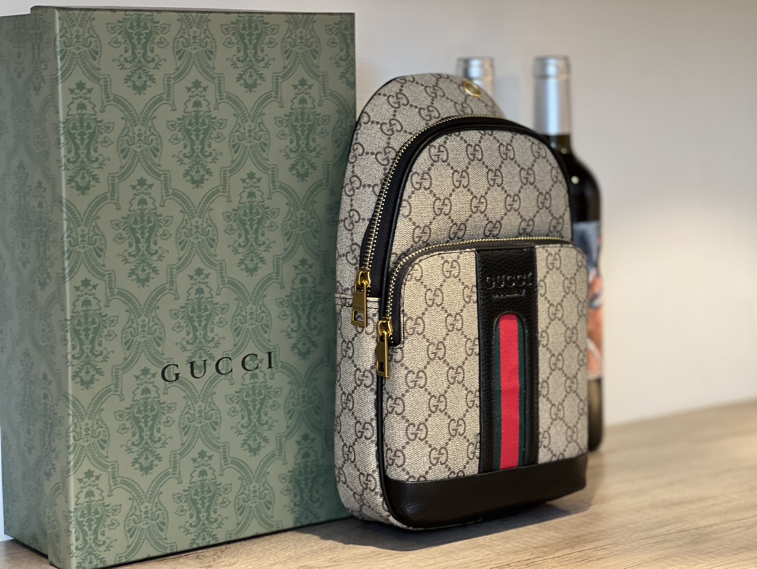 GUCCI 〔グッチ〕ボディバッグ 29X17CM-BRAND OFF