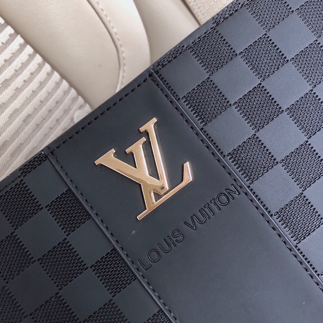 LOUIS VUITTON（ルイヴィトン）クラッチバッグ-BRAND OFF