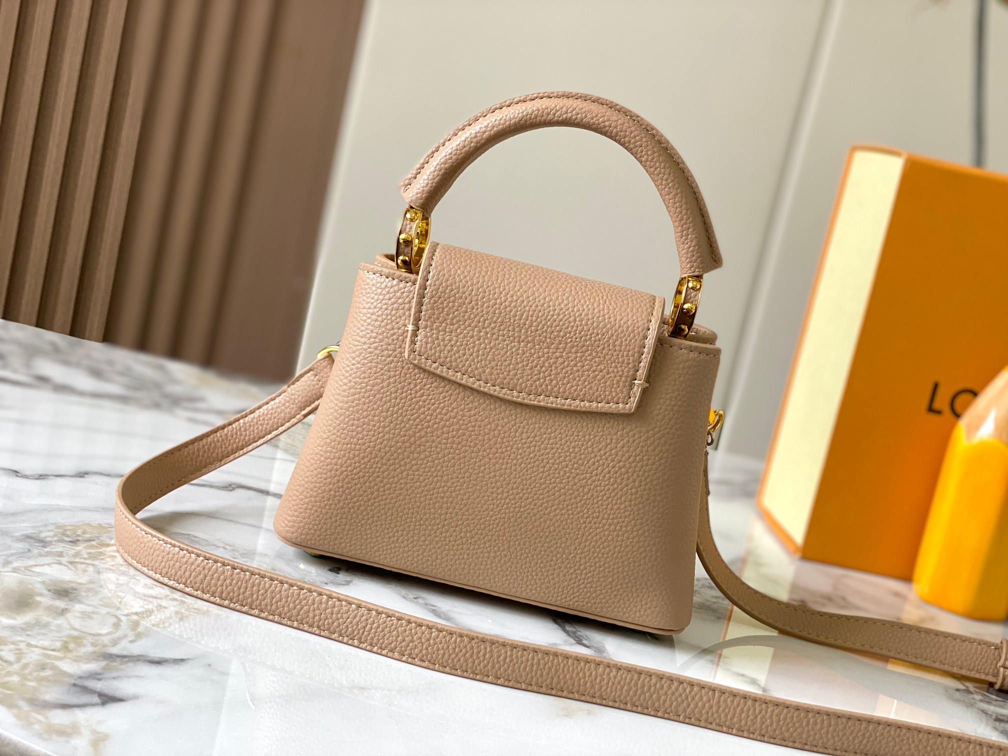 LOUIS VUITTON ルイヴィトン Capucines MINI ハンドバッグ M12935-BRAND OFF