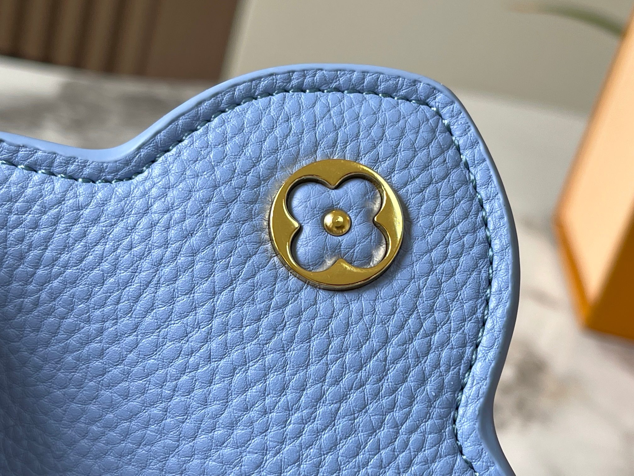 LOUIS VUITTON ルイヴィトン CAPUCINES クロスボディバッグ-BRAND OFF