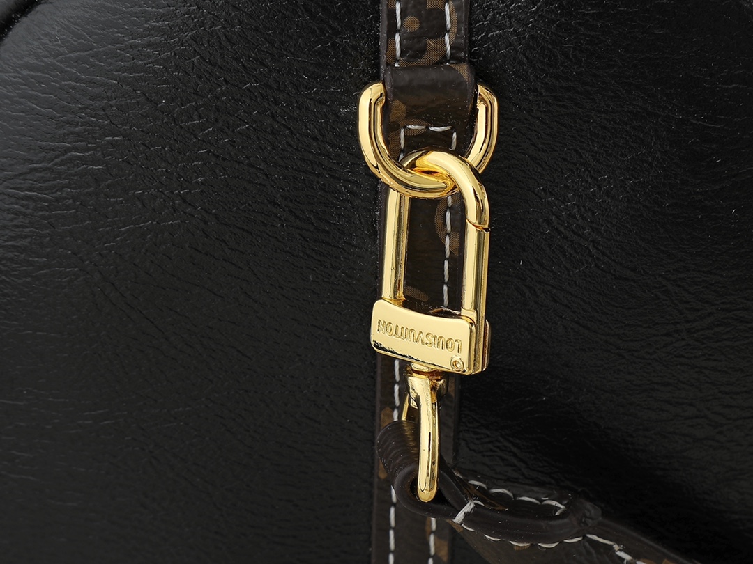 LOUIS VUITTON ルイヴィトン 大人気 ショルダーバッグ M13668 M13667-BRAND OFF