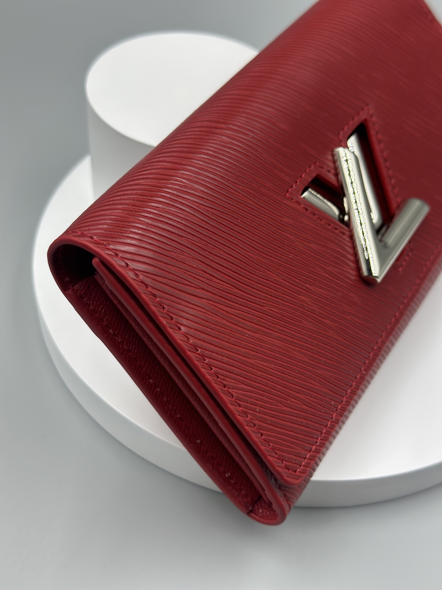 LOUIS VUITTON ルイヴィトン LV Twist 財布 シルバー金具 M61179-BRAND OFF