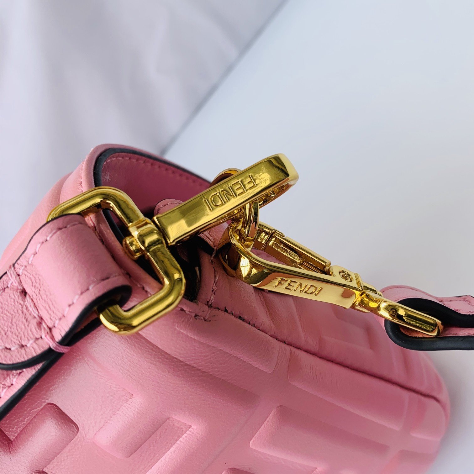 FENDI（フェンディ） メッセンジャーバッグ 26X14X4 CM-BRAND OFF