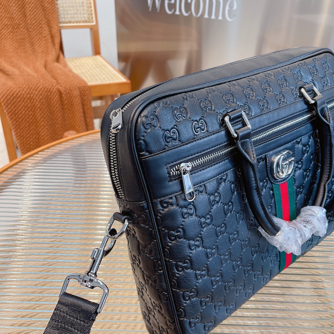GUCCI(グッチ) ショルダーメッセンジャーバッグ-BRAND OFF