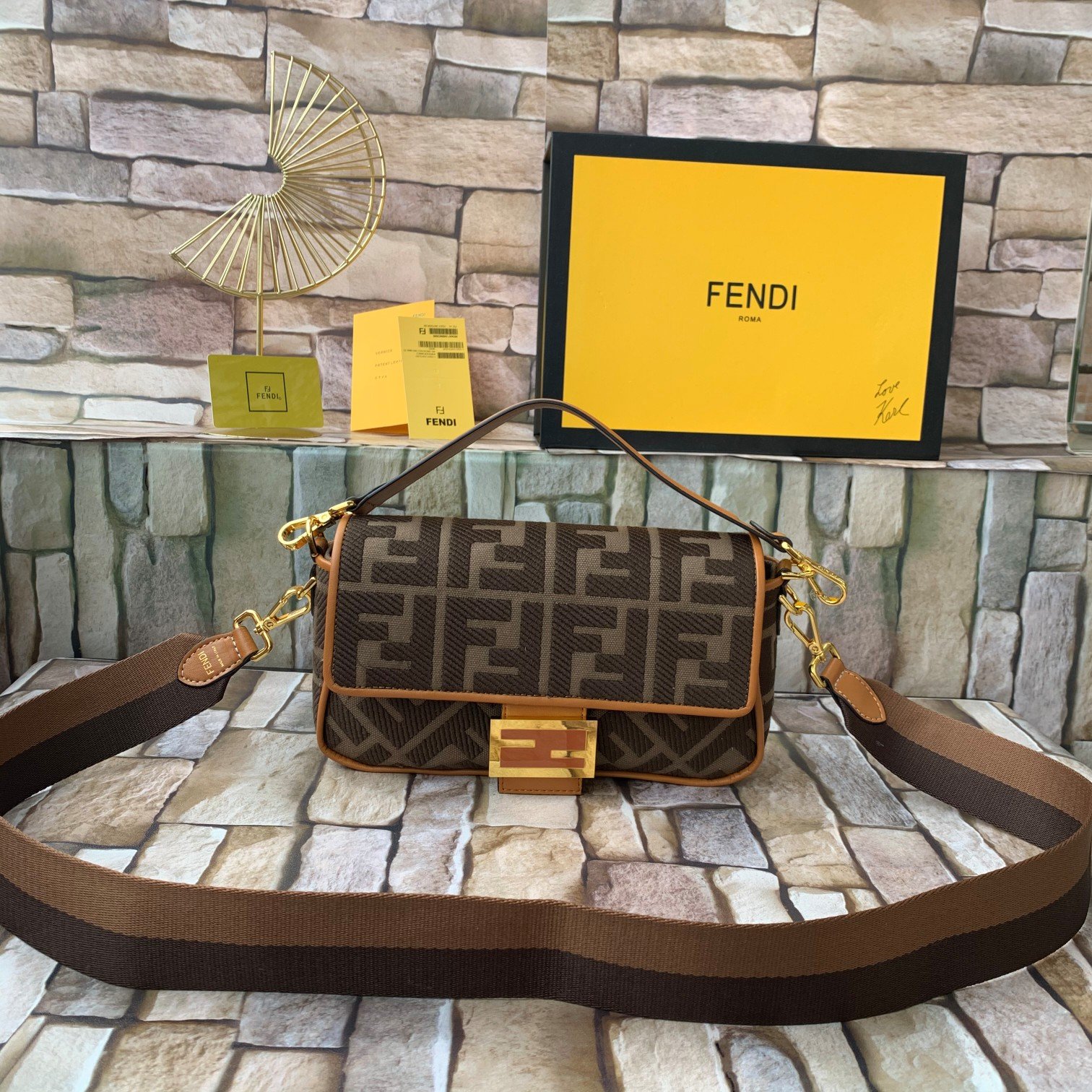 FENDI（フェンディ） メッセンジャーバッグ 26X14X4 CM-BRAND OFF