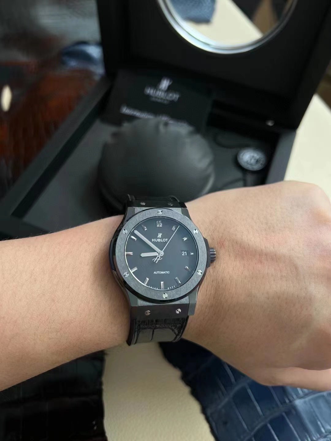HUBLOT ウブロ クラシック フュージョン ブラックセラミック 565.CM.1470.RX-BRAND OFF