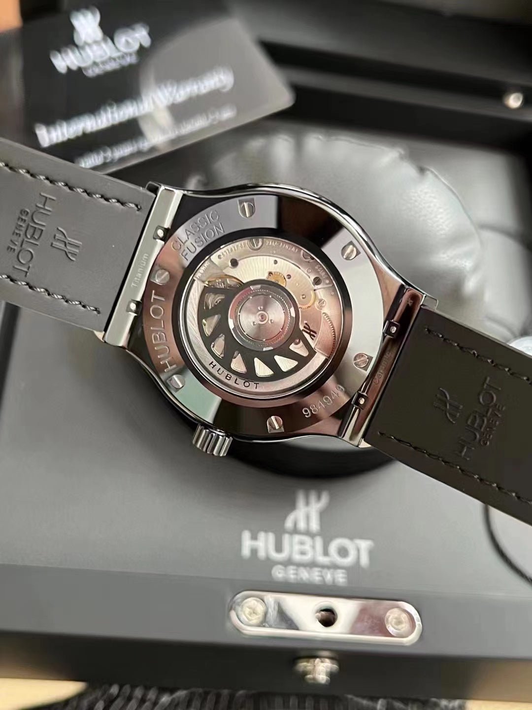 HUBLOT ウブロ クラシック フュージョン ブラックセラミック 565.CM.1470.RX-BRAND OFF