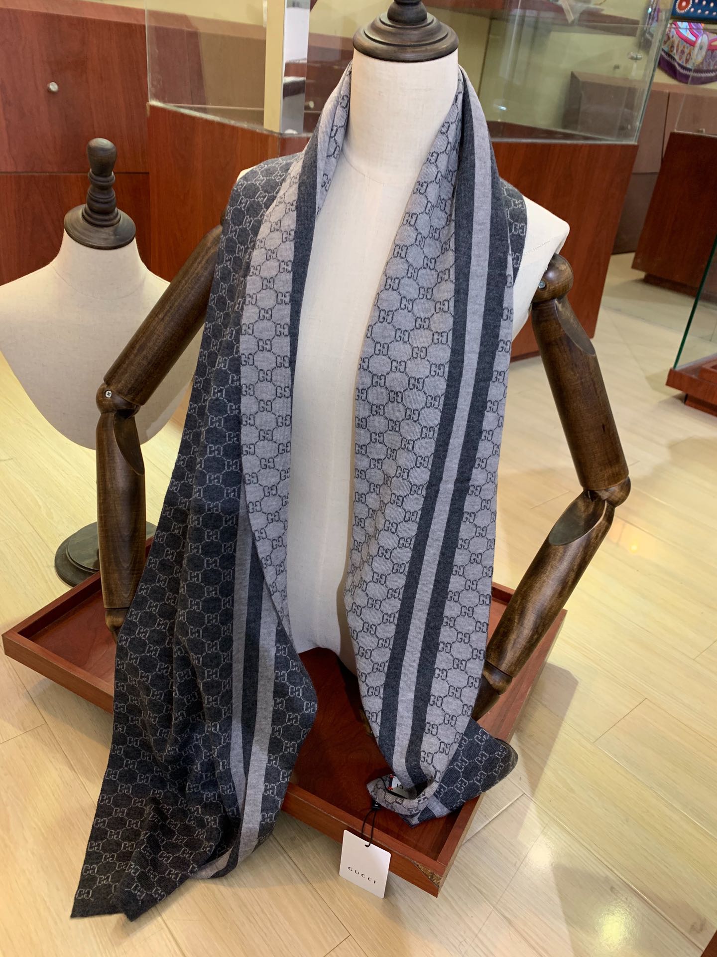 【GUCCI公式旗艦店】グッチ スカーフ 限定発売 送料無料-BRAND OFF