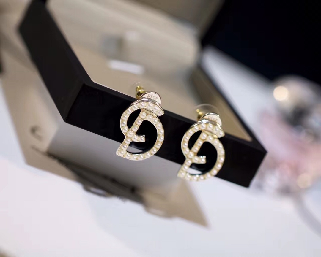 【DIOR】 ディオール  ファッションスタイルのイヤリング-BRAND OFF