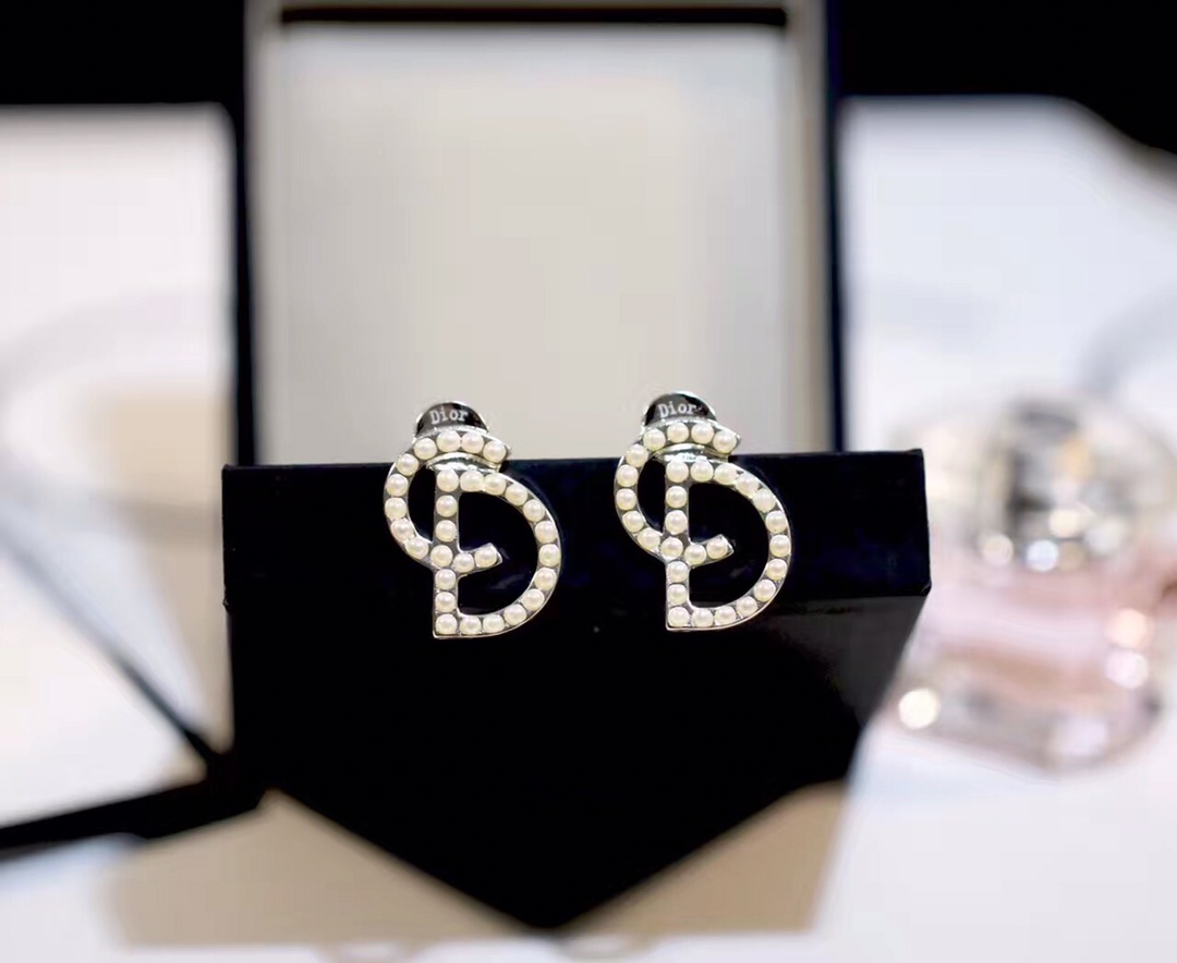 【DIOR】 ディオール  ファッションスタイルのイヤリング-BRAND OFF
