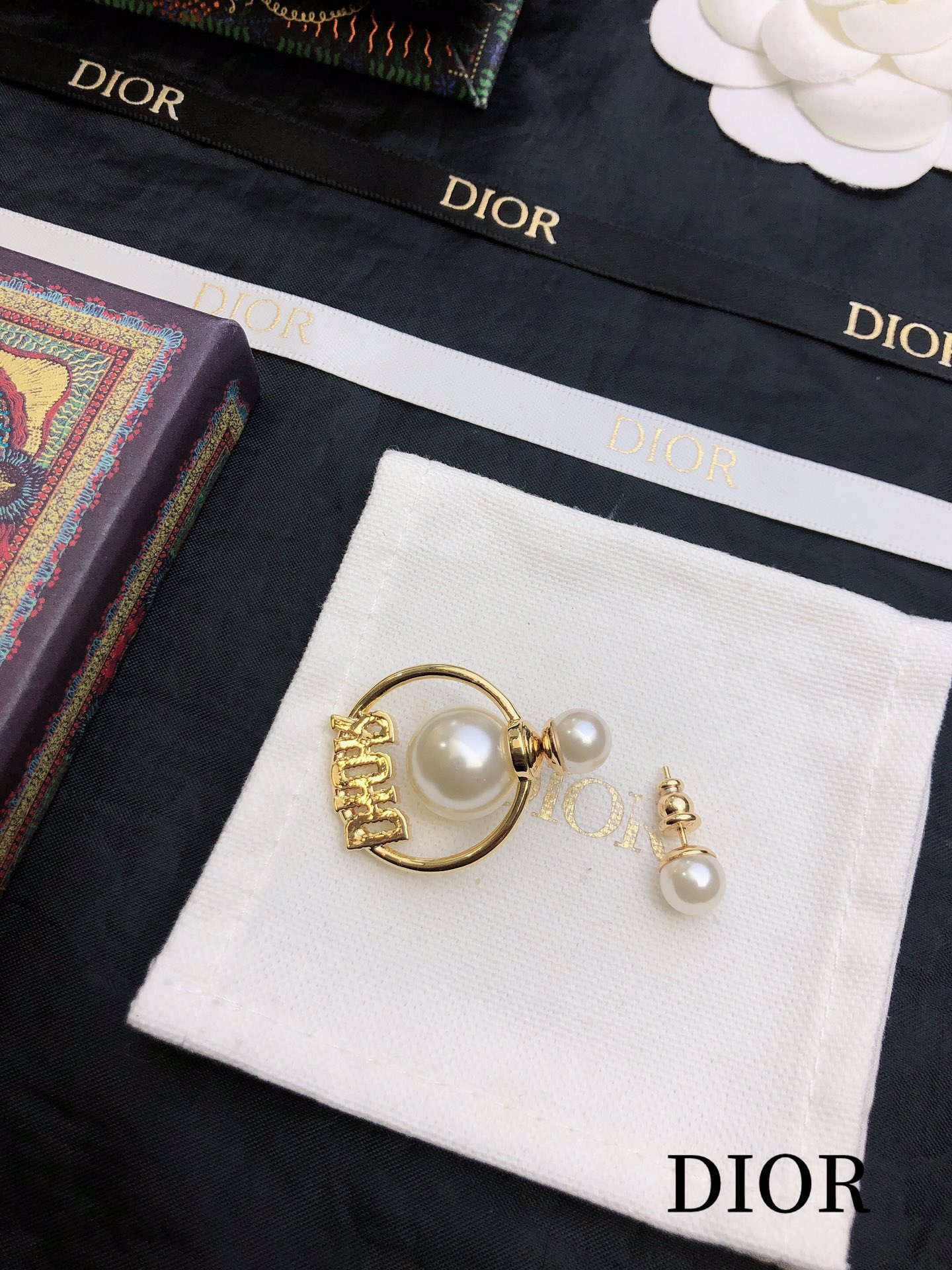 【DIOR】 ディオール   ファッションスタイルのイヤリング-BRAND OFF