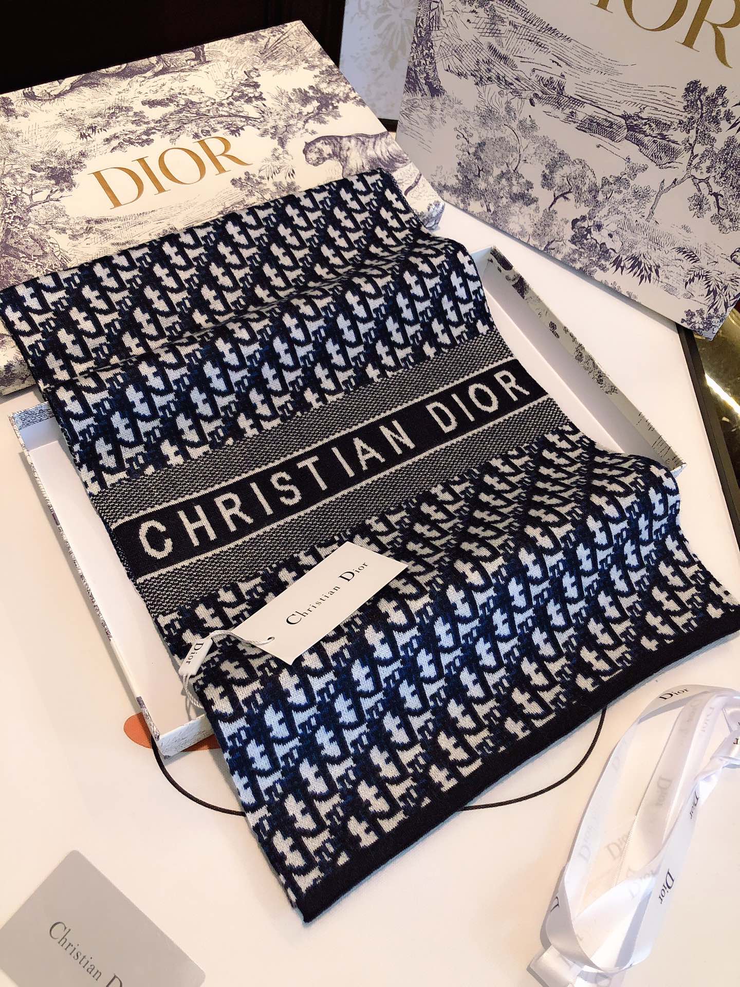 【DIOR公式旗艦店】ディオール スカーフ 限定発売 送料無料-BRAND OFF