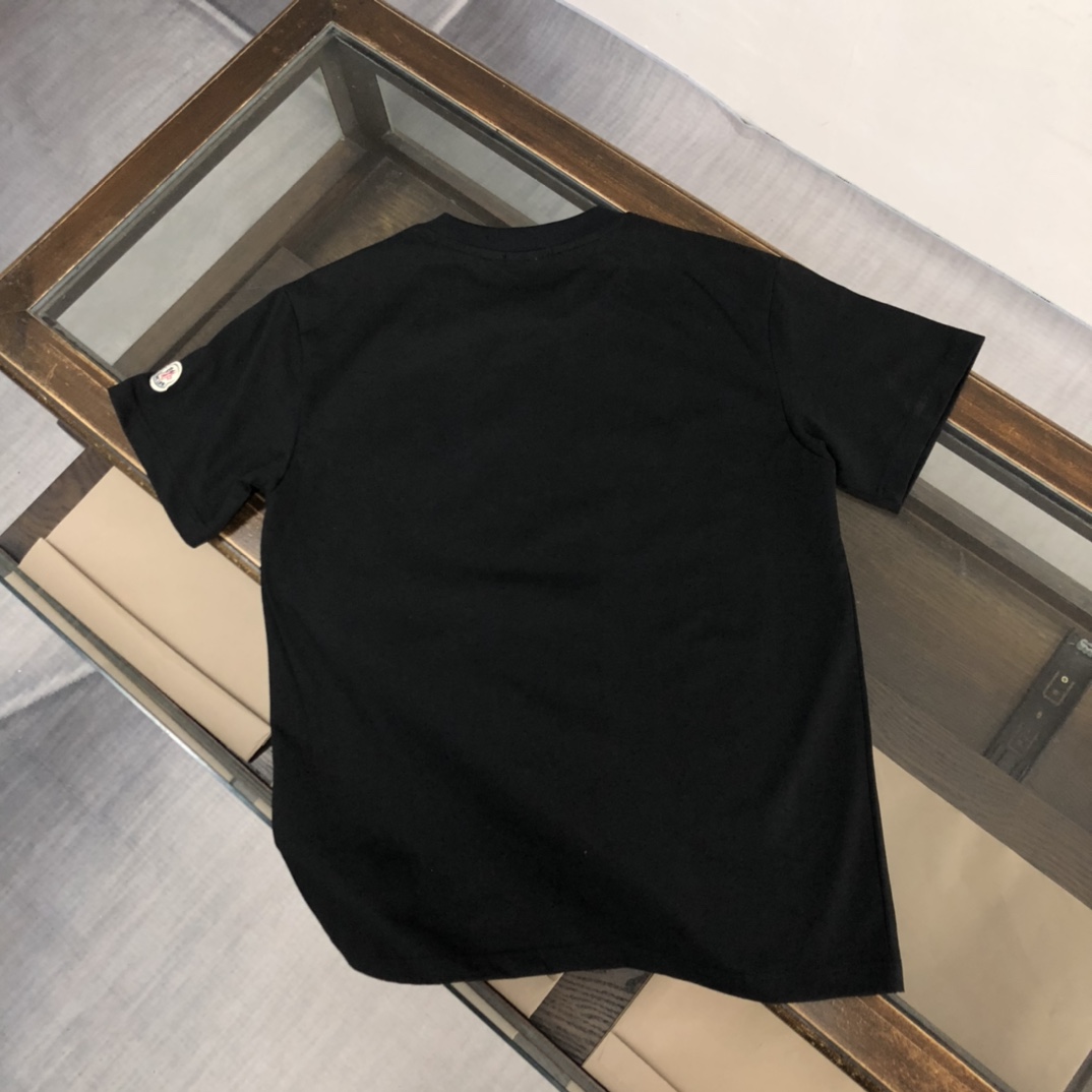 【2026】MONCLER モンクレール　　半袖シャツ　Tシャツ　長く着て変形しにくい　シンプルの風格　ファッション　かっこいい　白　黒　グレー　男女兼用-BRAND OFF