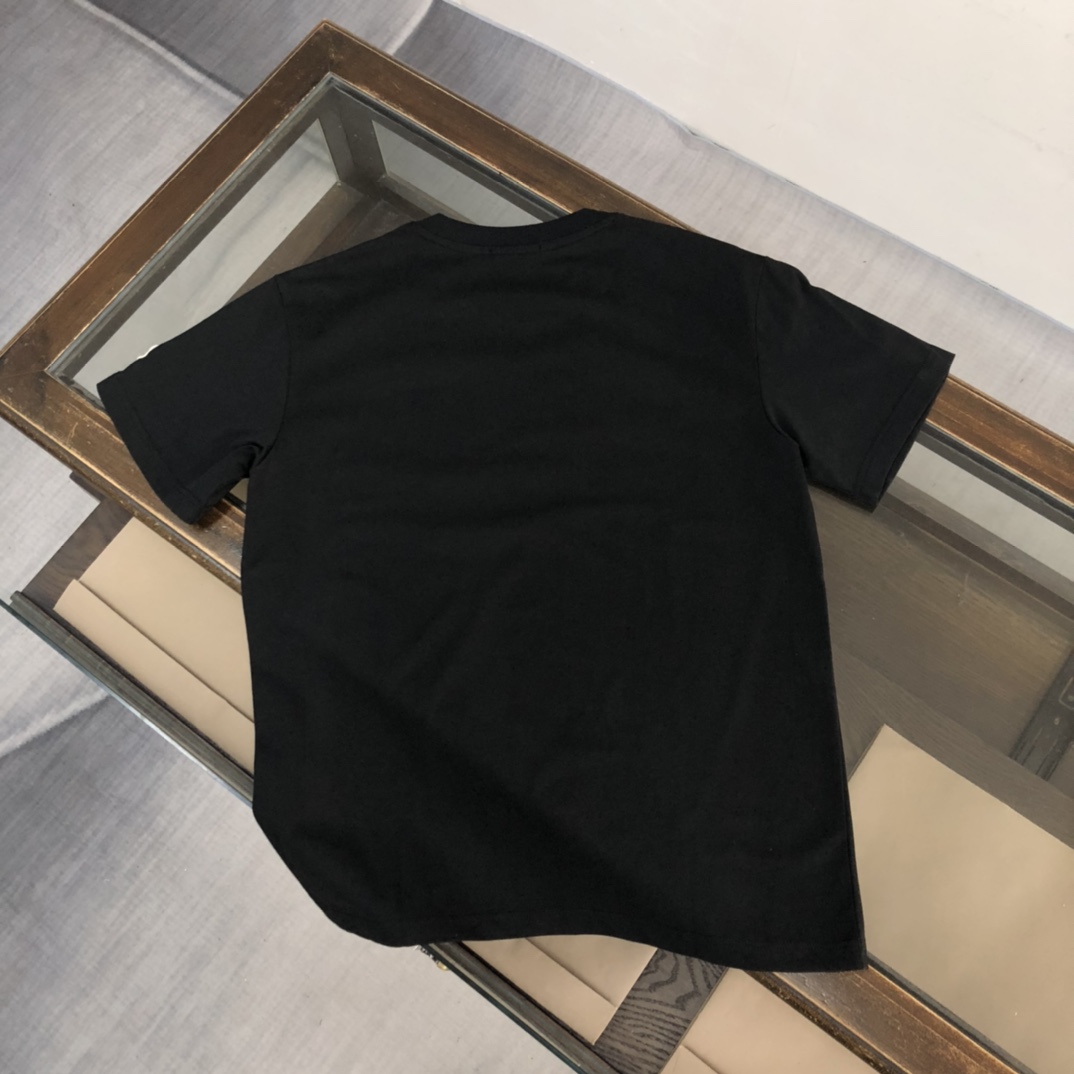 【2026】MONCLER モンクレール　　半袖シャツ　Tシャツ　長く着て変形しにくい　シンプルの風格　ファッション　かっこいい　白　黒　男女兼用-BRAND OFF