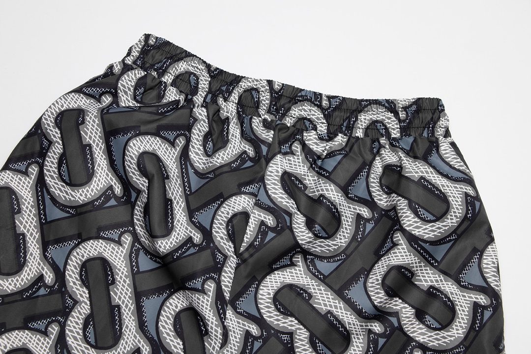 【BURBERRY  公式旗艦店】 バーバリー   ショートパンツ  ご好評に付き再入荷！-BRAND OFF