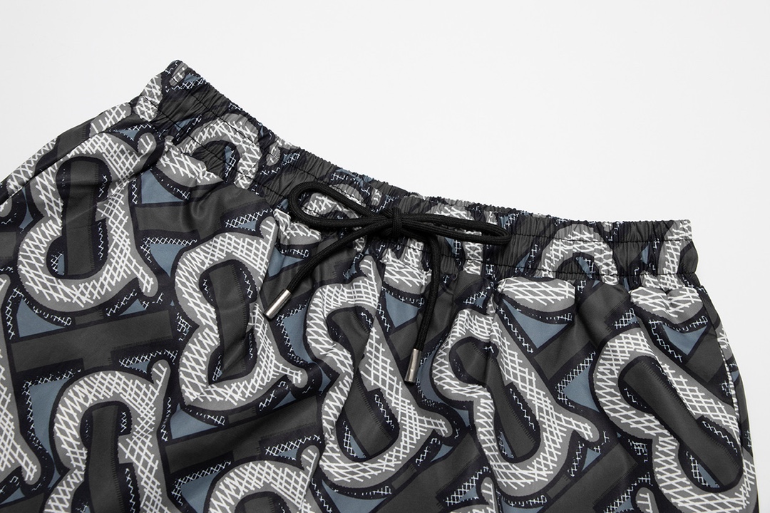 【BURBERRY  公式旗艦店】 バーバリー   ショートパンツ  ご好評に付き再入荷！-BRAND OFF