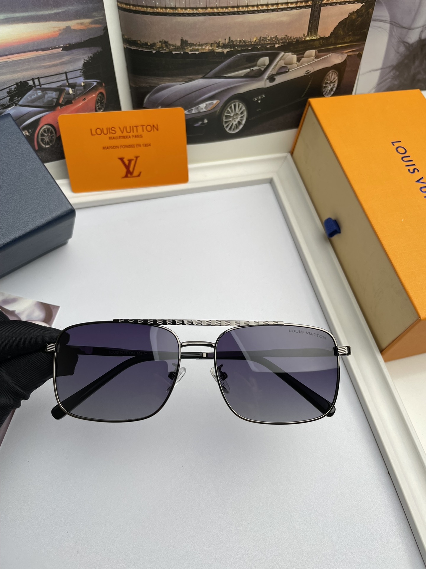 LOUIS VUITTON (  ルイヴィトン ) サングラス-BRAND OFF