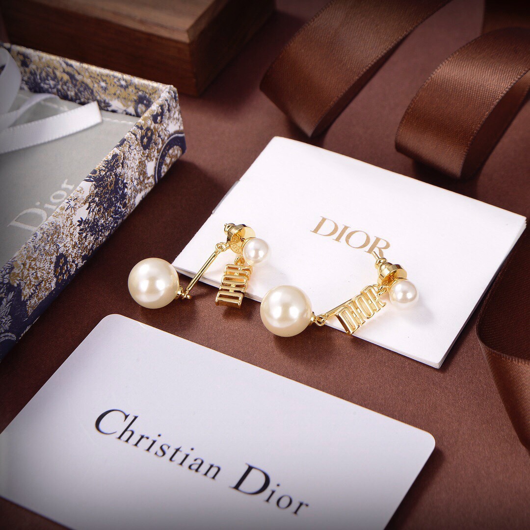【DIOR】ディオール  ファッションスタイルのイヤリング-BRAND OFF