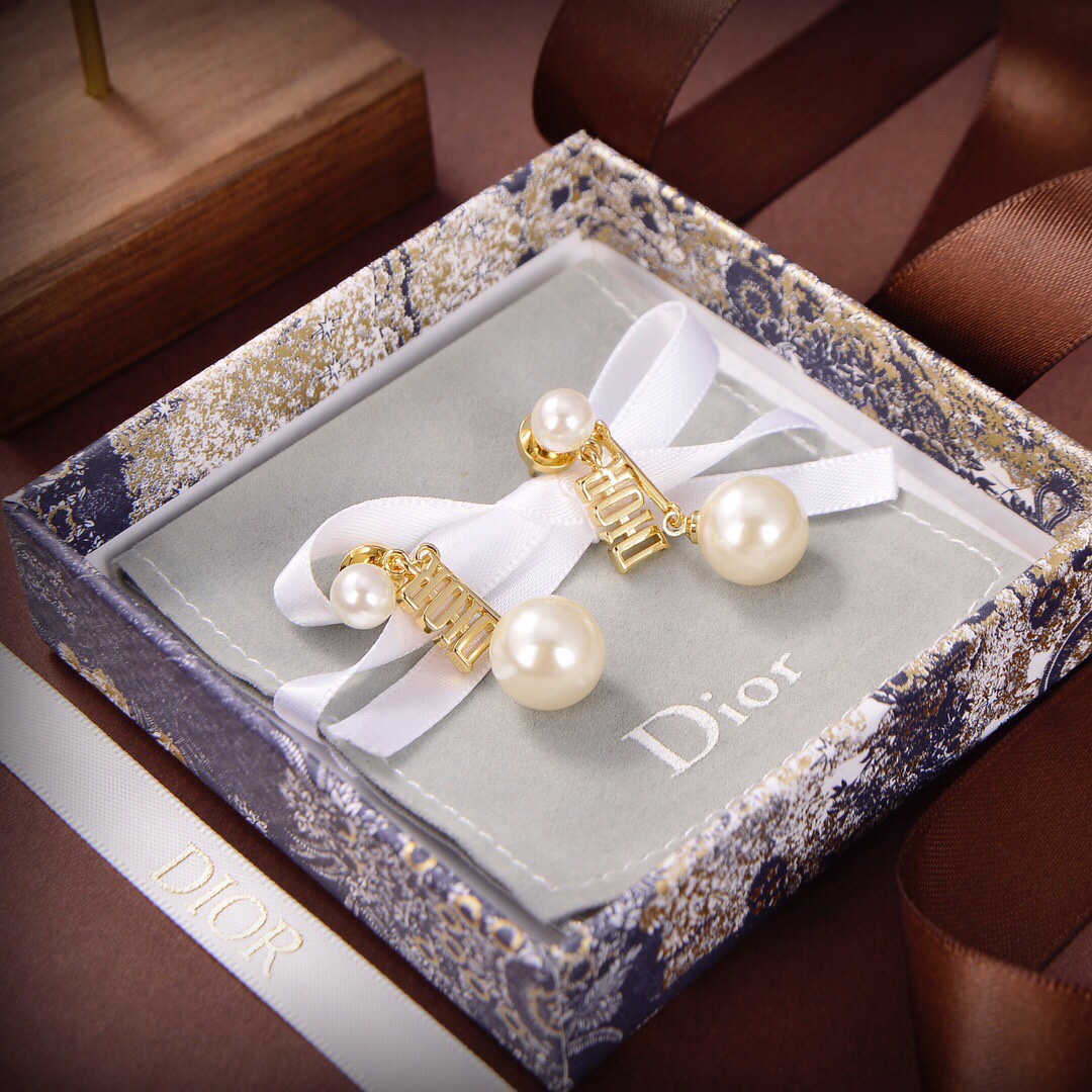 【DIOR】ディオール  ファッションスタイルのイヤリング-BRAND OFF