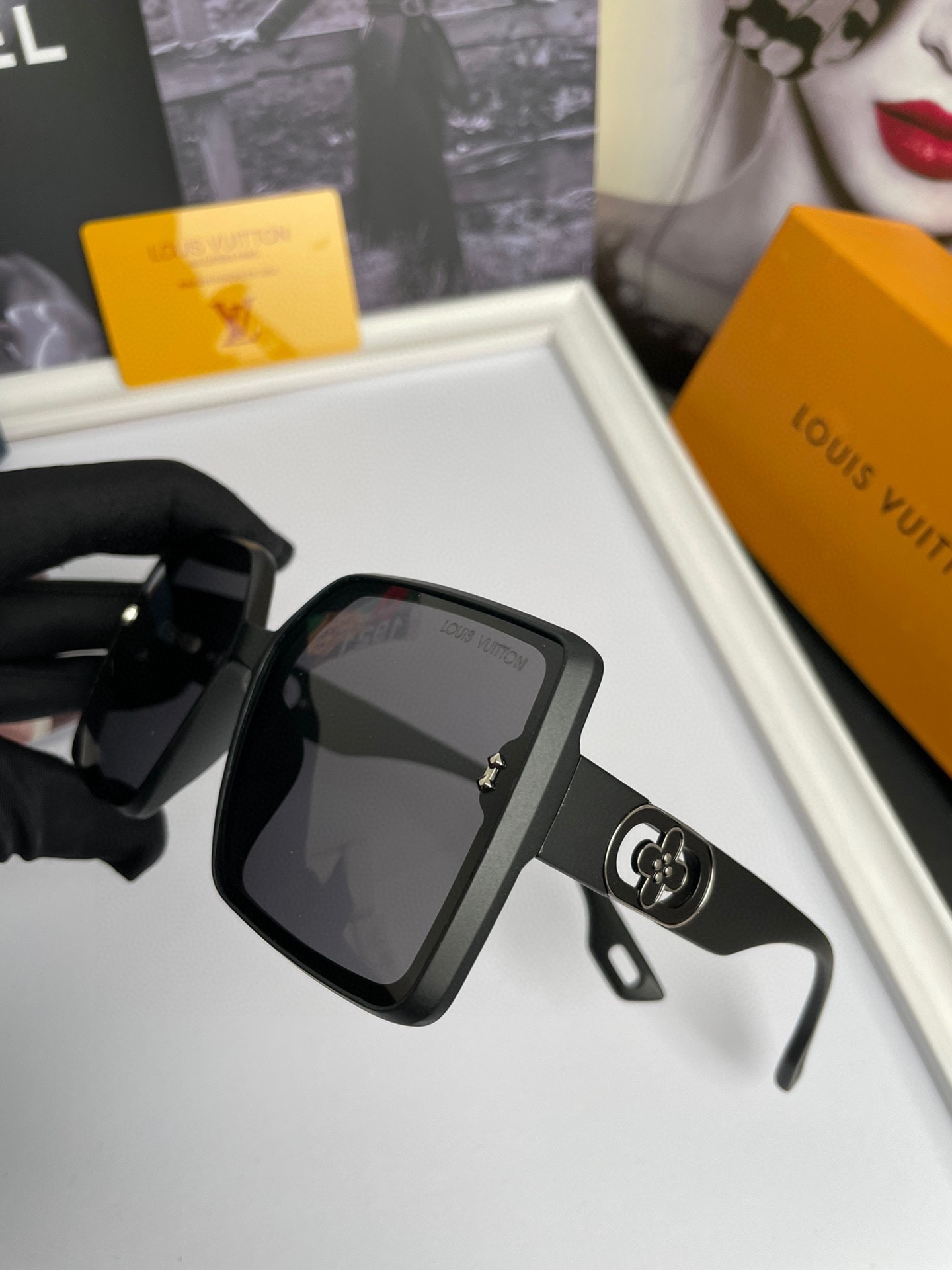 LOUIS VUITTON (  ルイヴィトン ) サングラス-BRAND OFF