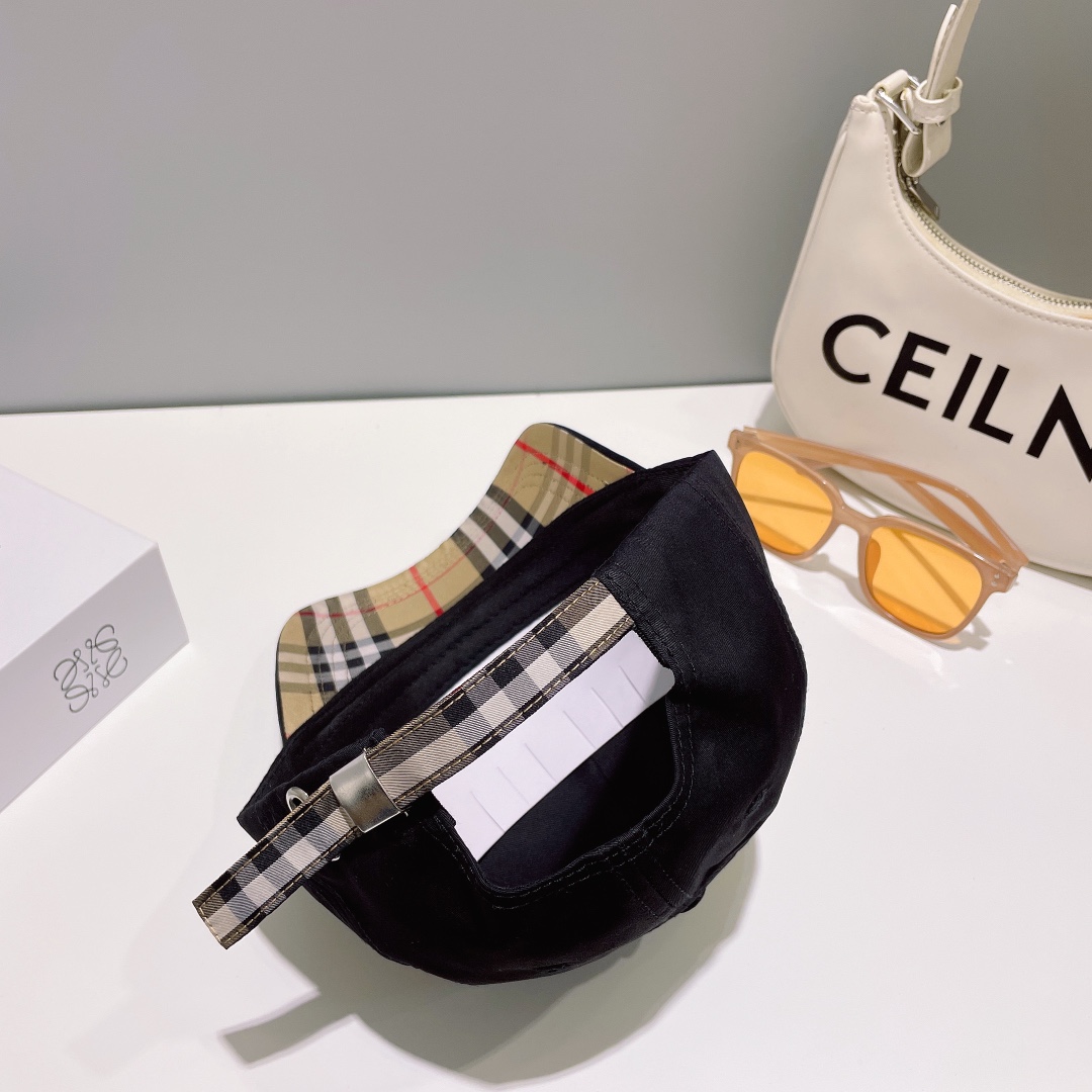 【2026】【BURBERRY  バーバリー】【数量限定】 野球帽 / ハット 241011-BRAND OFF