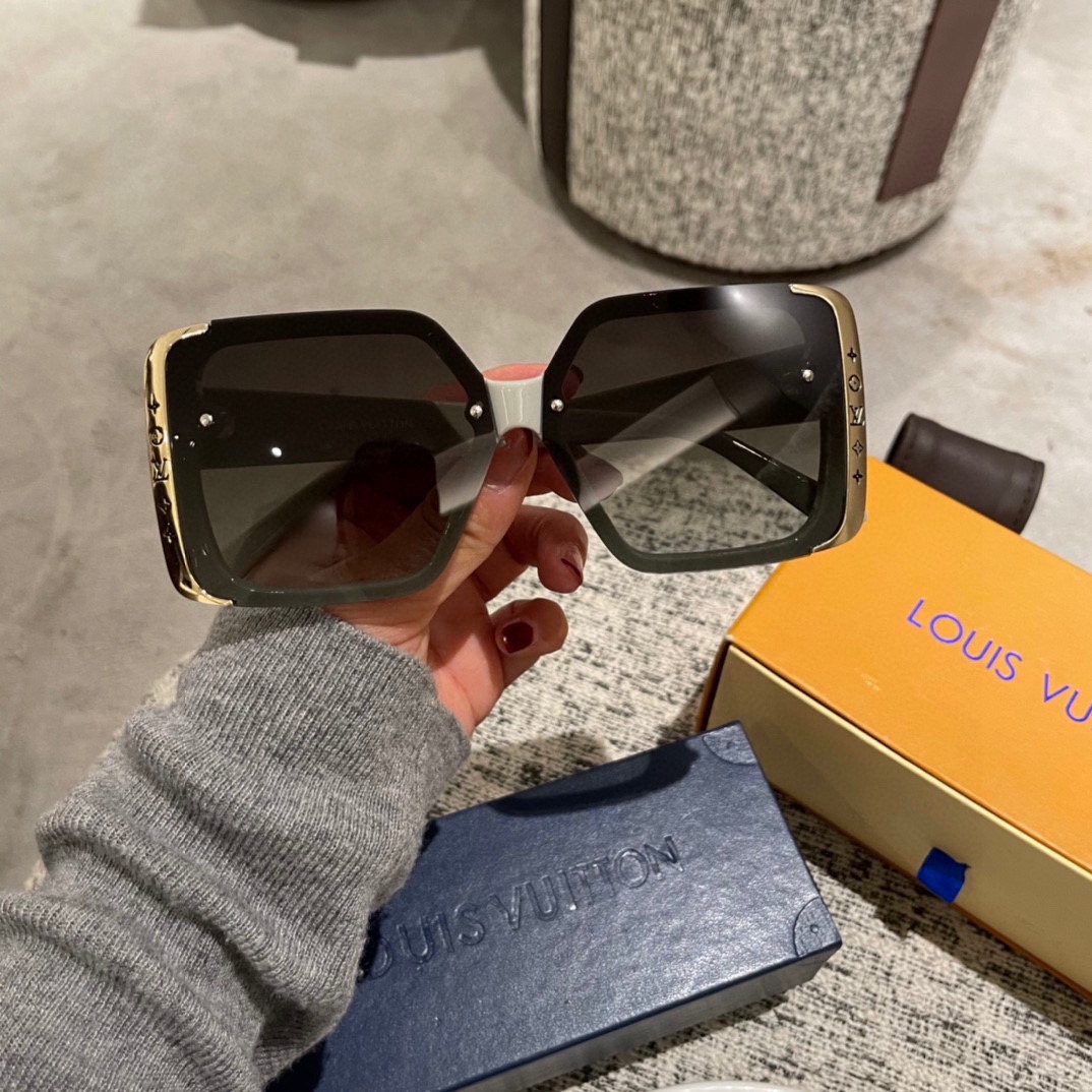 LOUIS VUITTON (  ルイヴィトン ) サングラス-BRAND OFF