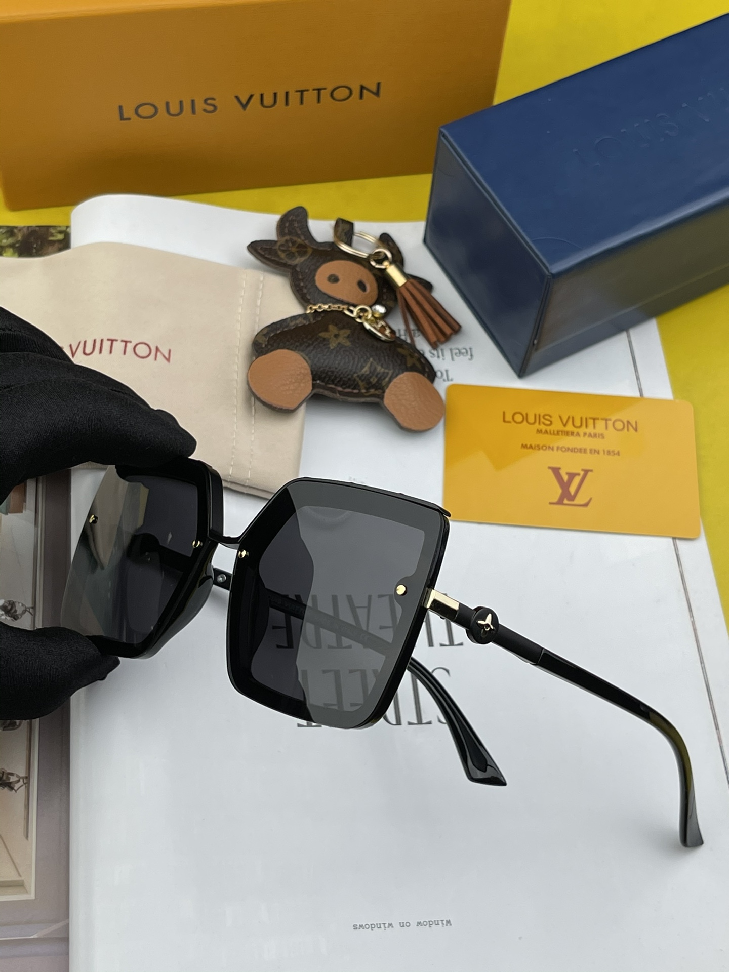 LOUIS VUITTON(ルイヴィトン ) サングラス-BRAND OFF