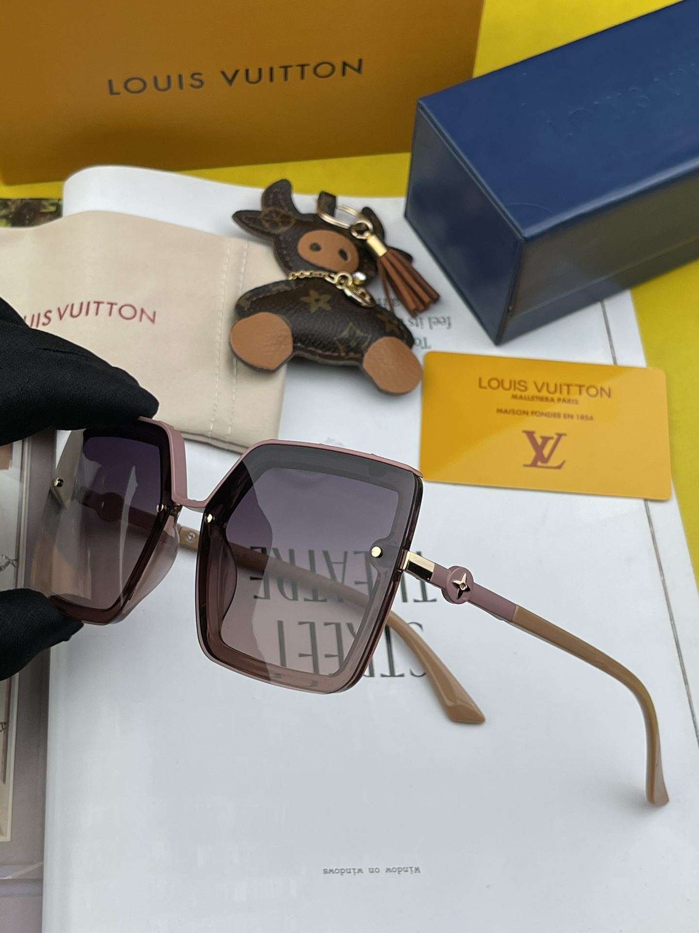 LOUIS VUITTON(ルイヴィトン ) サングラス-BRAND OFF