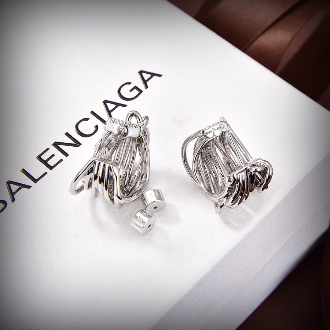 【BALENCIAGA 】 バレンシアガ   ファッションスタイルのイヤリング-BRAND OFF